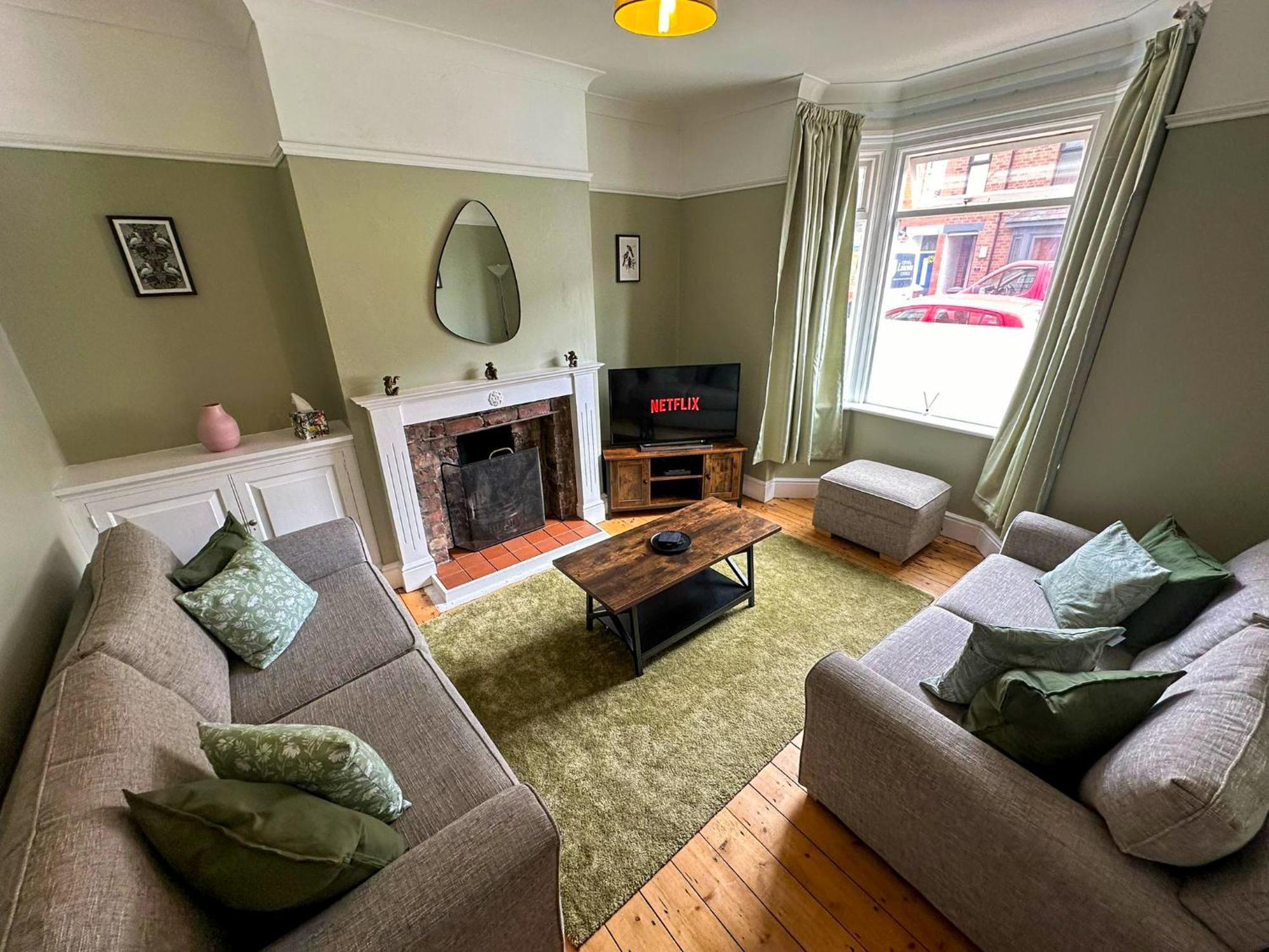 Cecil House - Stylish 2-Bed, Sleeps 5 Guests, Free Parking, Close To Cathedral, Bars & Restaurants Lincoln Esterno foto